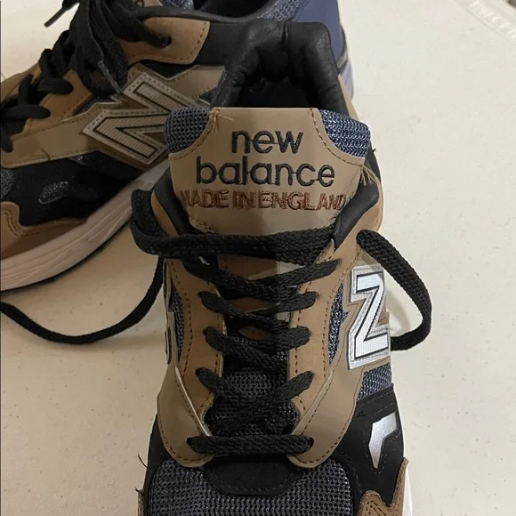 New Balance Men's Black and Tan Sneakers - Picture 3 of 7